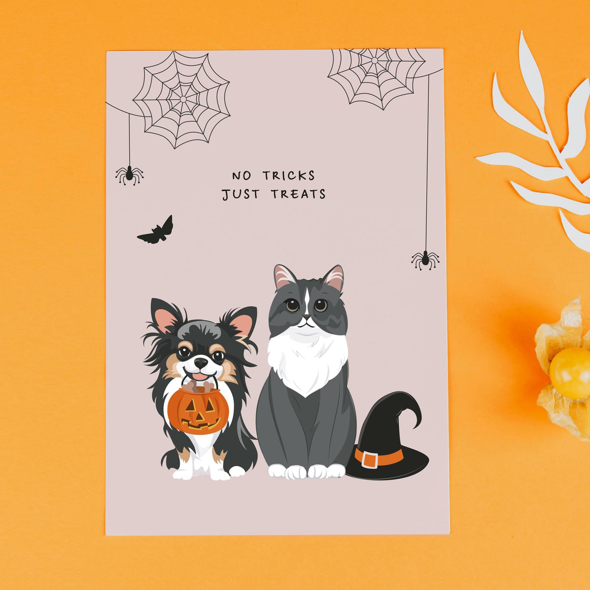 Cartolina personalizzata di Halloween con ritratto animale in costume festivo e stile caricatura