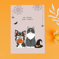 Cartolina personalizzata di Halloween con ritratto animale in costume festivo e stile caricatura